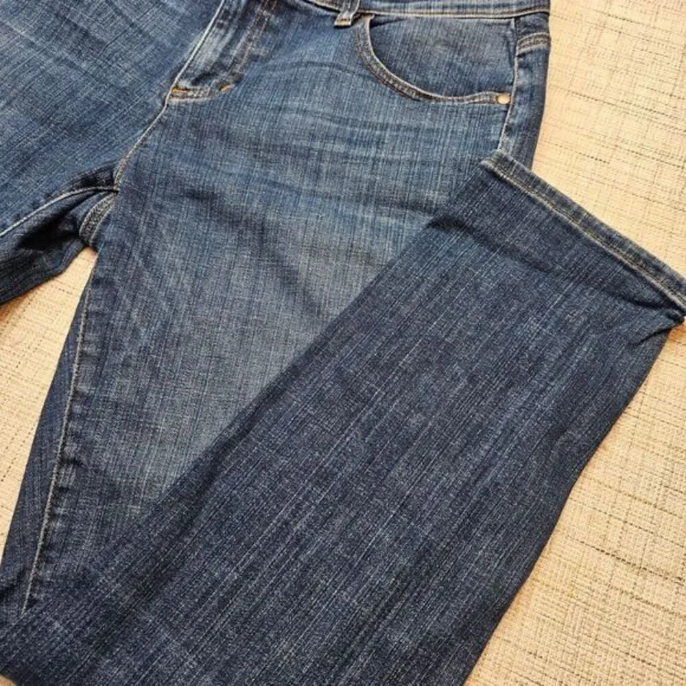Eileen Fisher‎ Classic Medium Wash Straight Leg Denim Jeans Size 6 - Picture 2 of 6